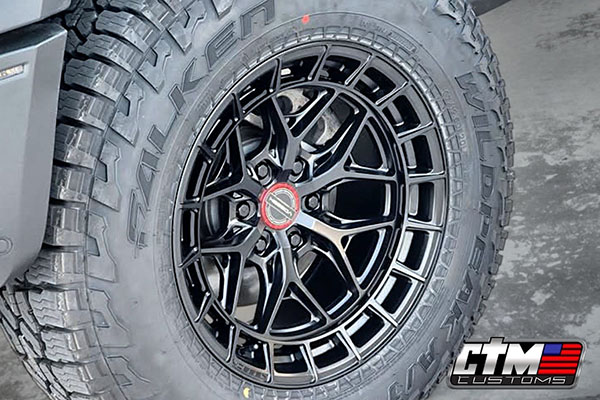 Custom Wheels and Tires for Offroading