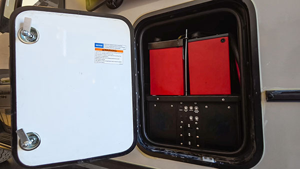 Winnebago Ekko Lithionics Dual Battery